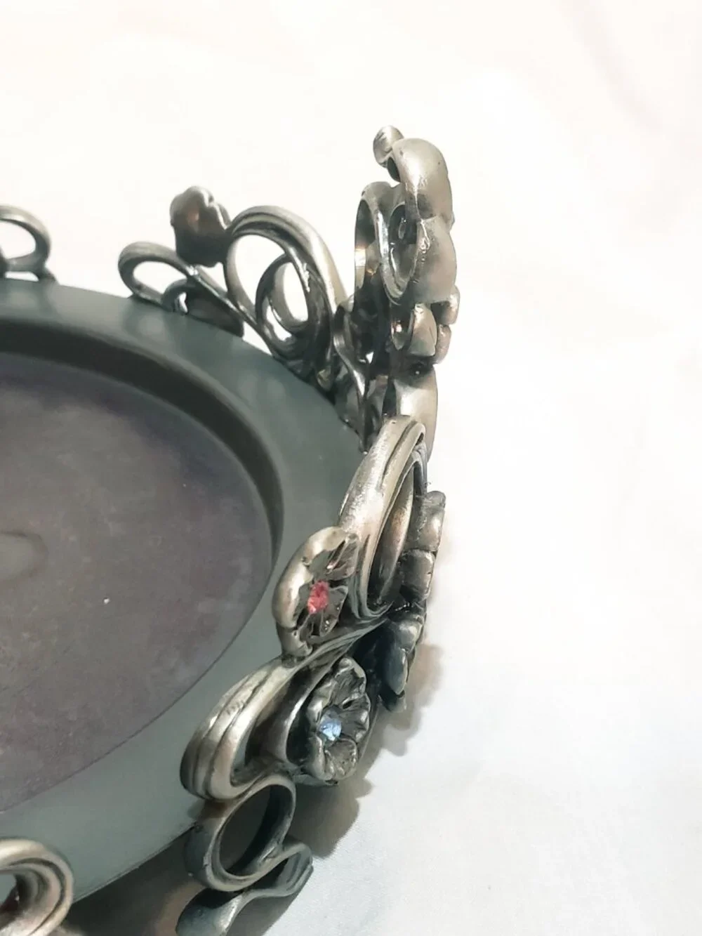 Flowers Scroll work Rhinestone Partylite Candle Holder Three Wick 8" wide - Picture 7 of 12